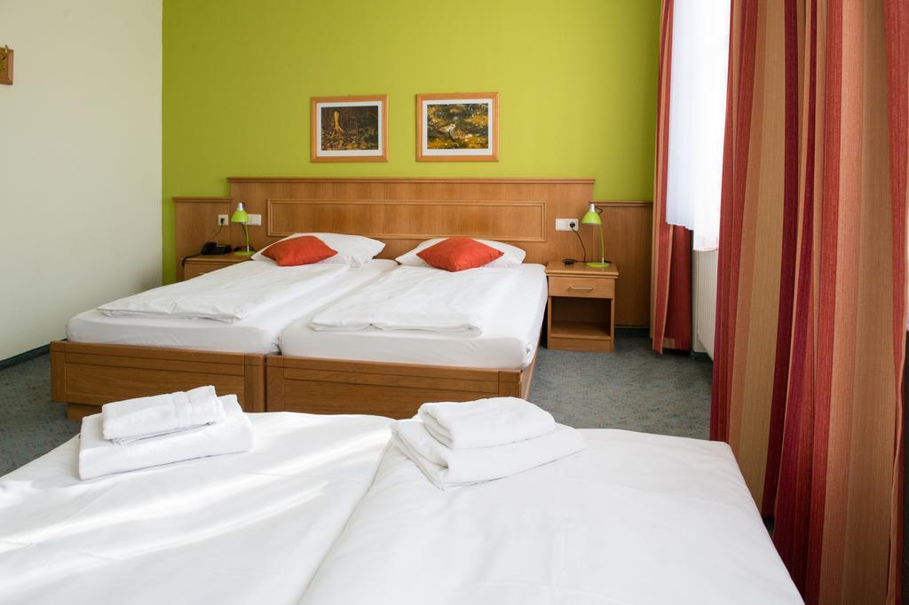 Land- Und Golfhotel Alte Fliegerschule Отель Эйзенах