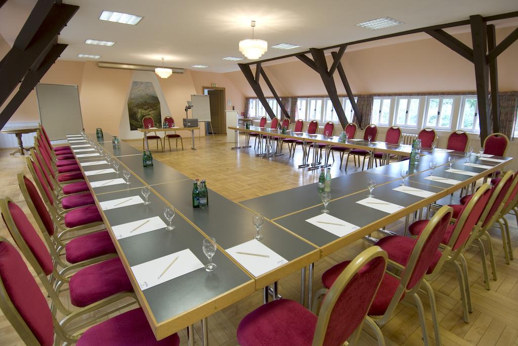 Land- Und Golfhotel Alte Fliegerschule